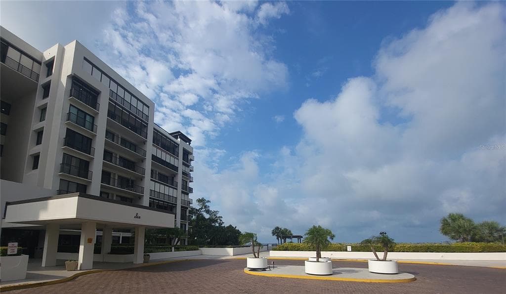 6 BELLEVIEW BOULEVARD UNIT 504 BELLEAIR, FL 33756