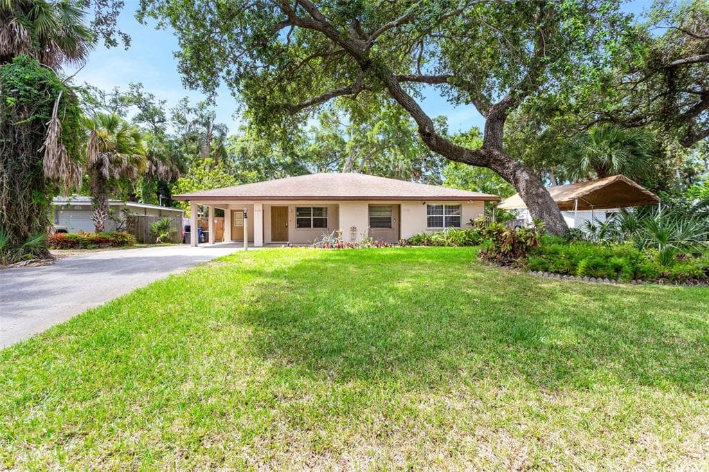 2420 51ST AVENUE TERRACE W BRADENTON, FL 34207