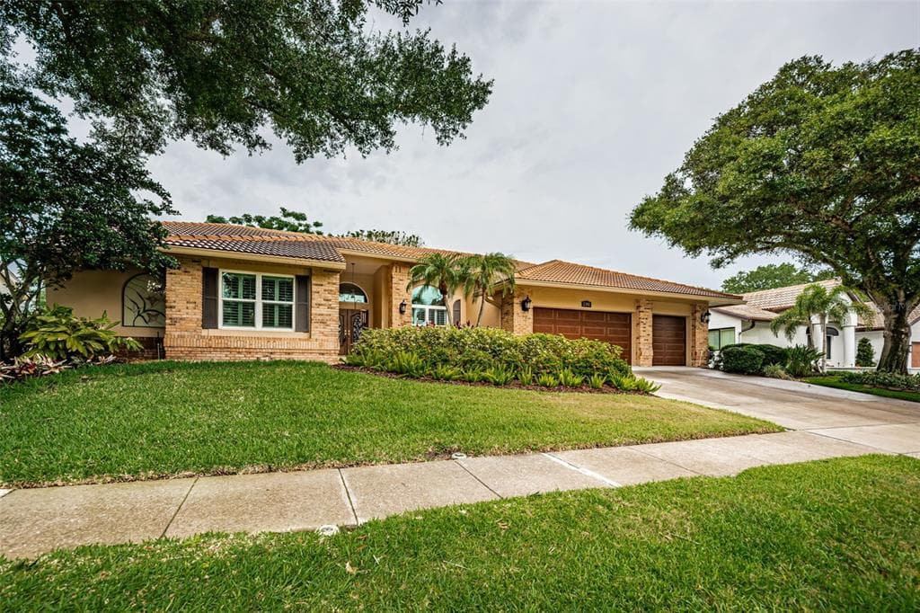 2392 PARKSTREAM AVENUE