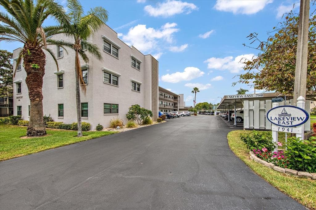 7941 58TH AVENUE N UNIT 203 ST PETERSBURG, FL 33709