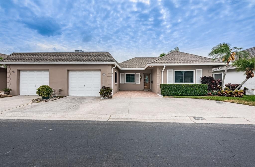 6561 GOLDEN HORSESHOE DRIVE SEMINOLE, FL 33777