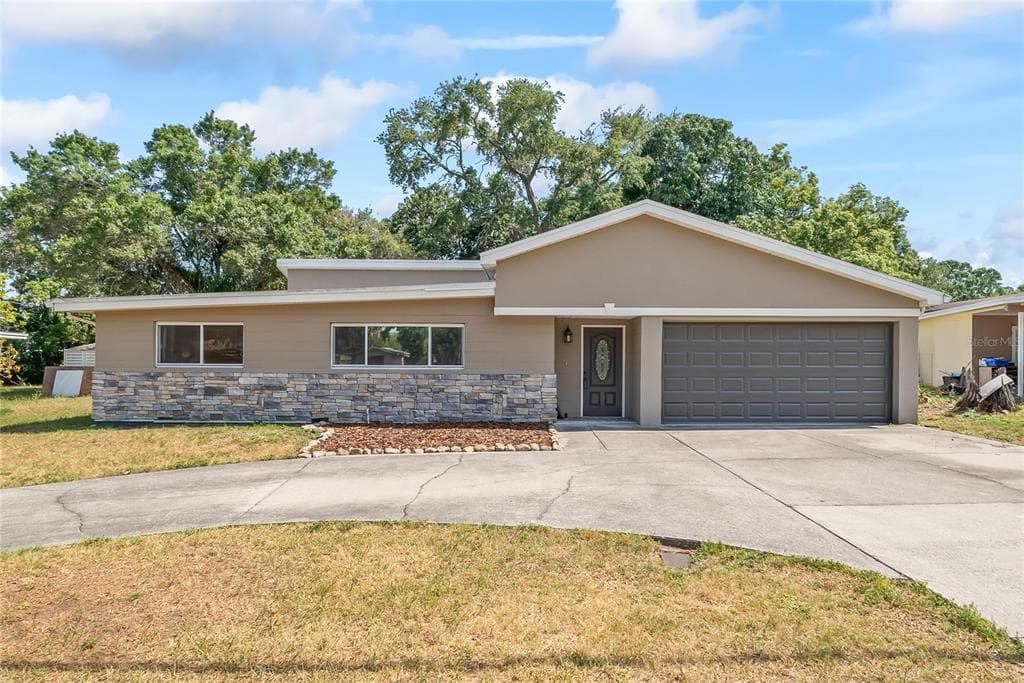 10468 66TH AVENUE SEMINOLE, FL 33772