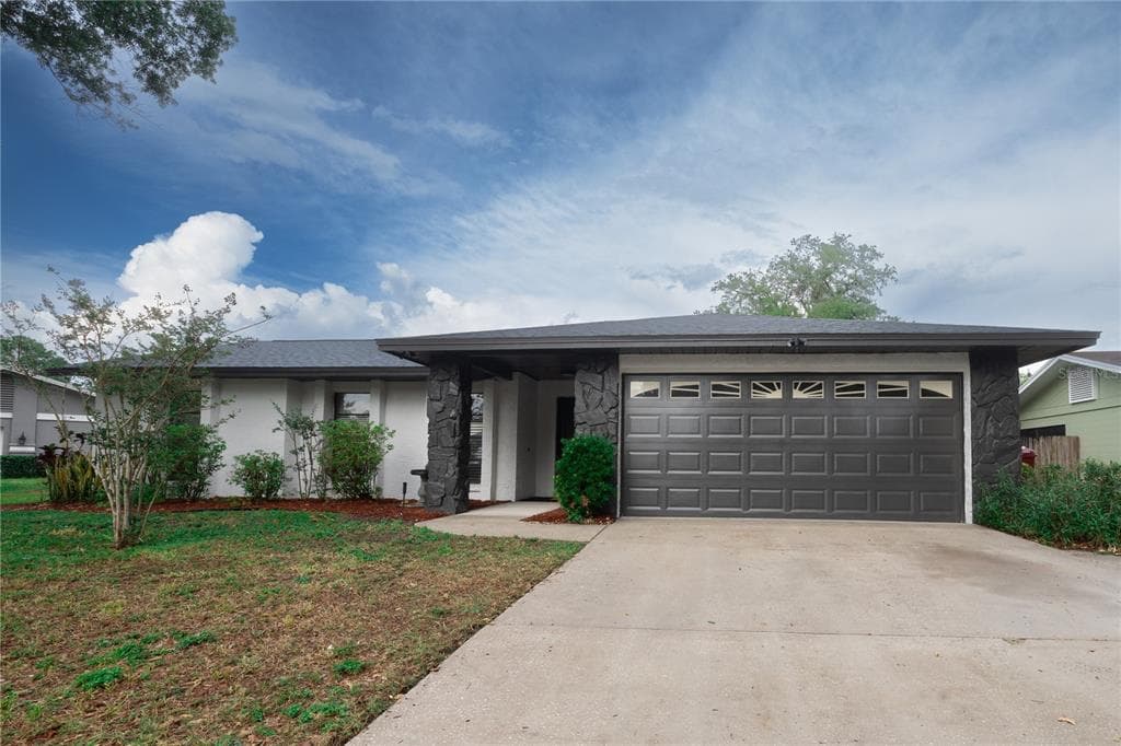 2110 ELMWOOD COURT PLANT CITY, FL 33563