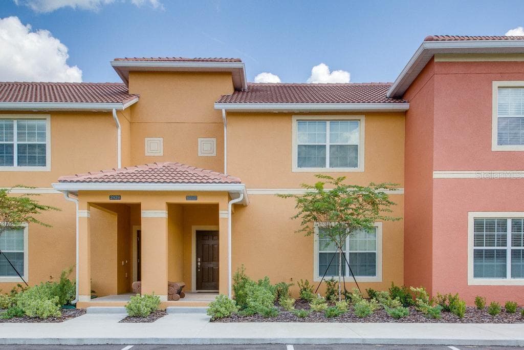 2927 BANANA PALM DRIVE KISSIMMEE, FL 34747