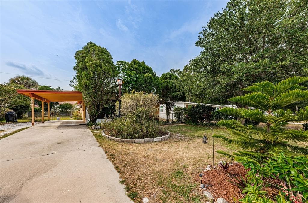 967 CEDARWOOD AVENUE DUNEDIN, FL 34698