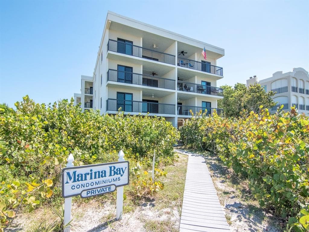 3200 GULF BOULEVARD UNIT 107 ST PETE BEACH, FL 33706