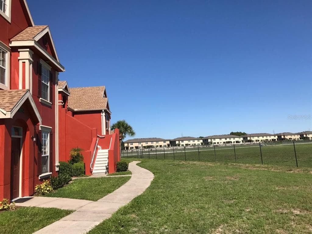 10554 WHITE LAKE COURT UNIT 10554 TAMPA, FL 33626