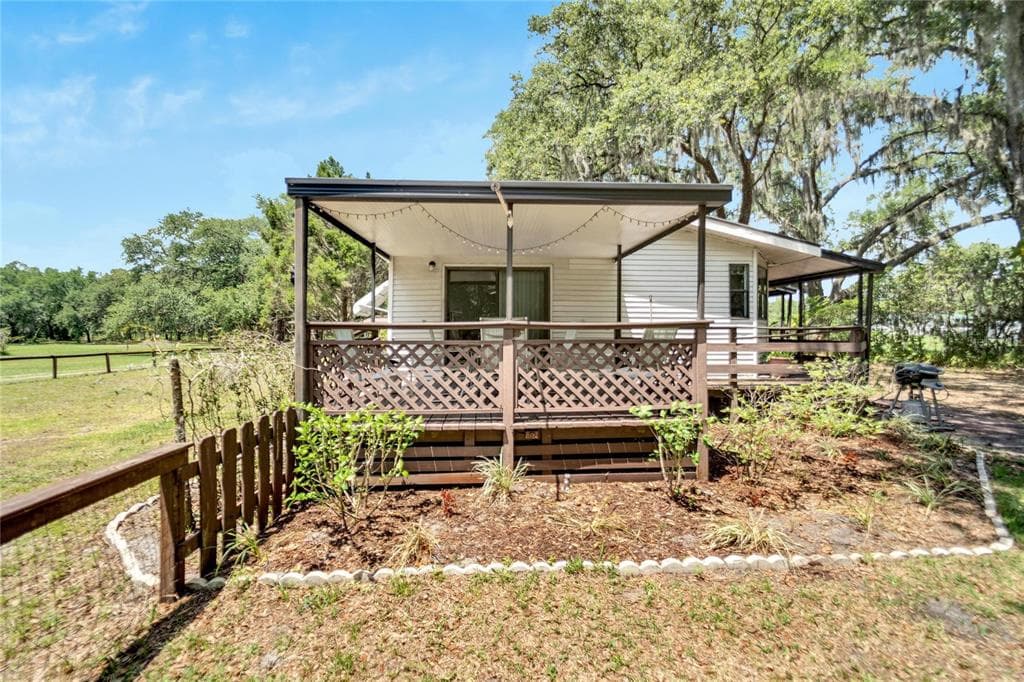 12105 MCINTOSH RD THONOTOSASSA, FL 33592