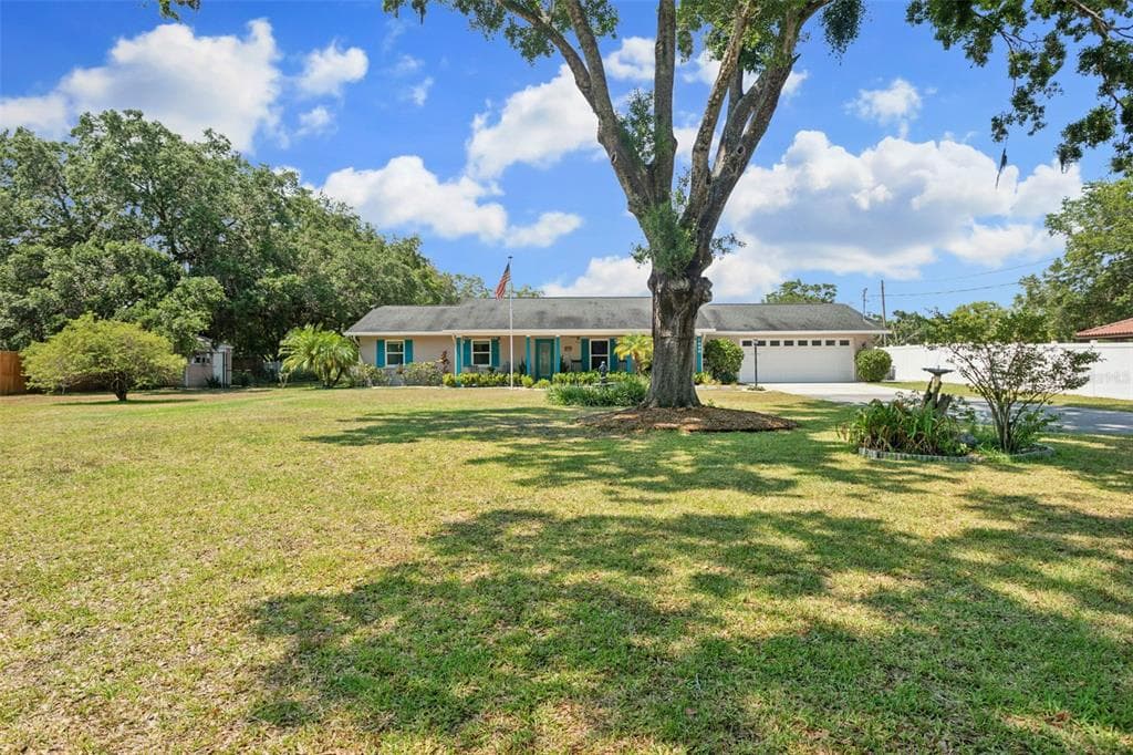 1950 CLEMENT ROAD LUTZ, FL 33549