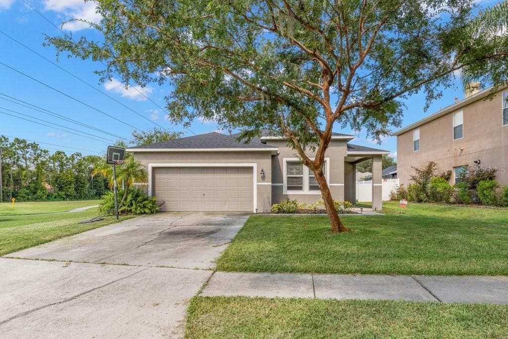 5713 HAWKPARK BOULEVARD LITHIA, FL 33547