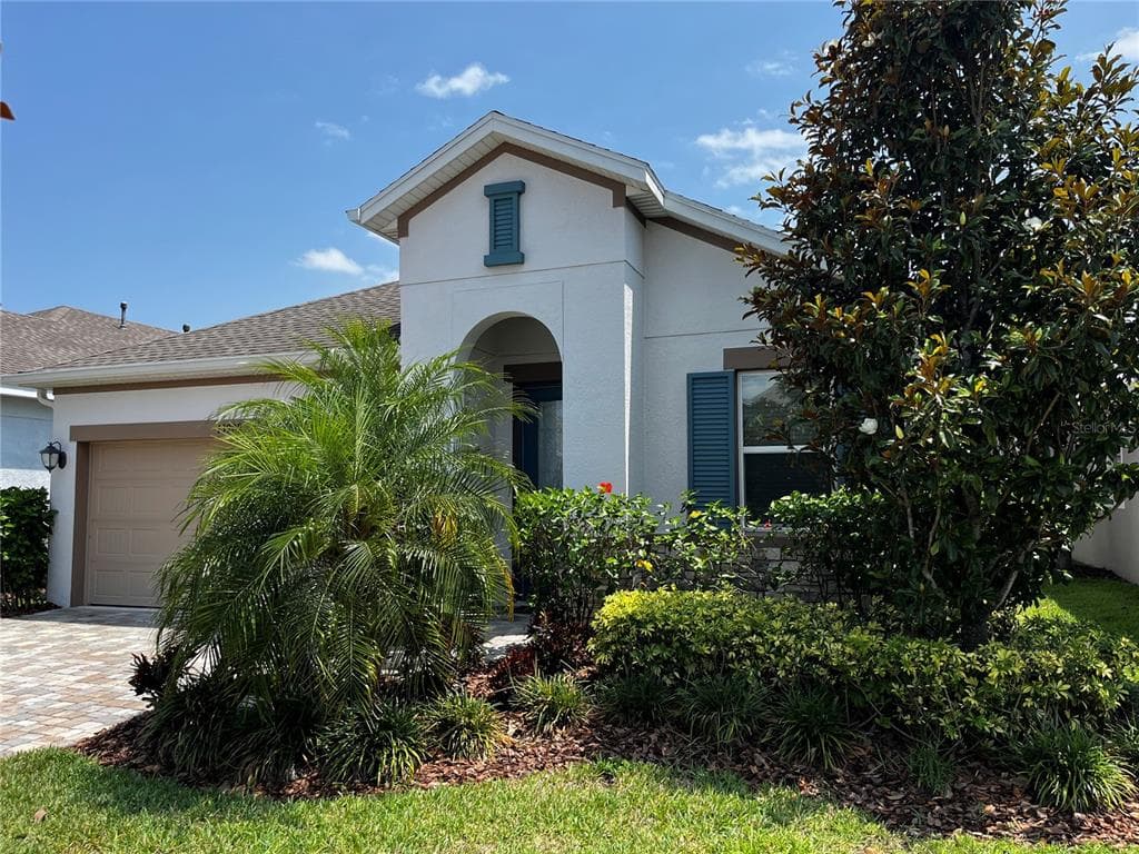13909 KINGFISHER GLEN DRIVE LITHIA, FL 33547