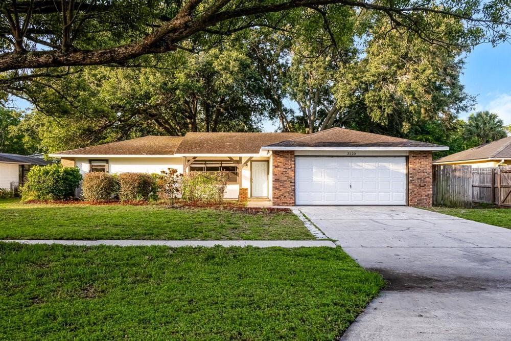 3120 MARY LANE MOUNT DORA, FL 32757