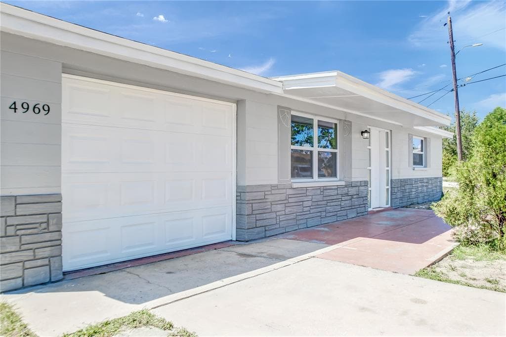 4969 LEMONWOOD LOOP HOLIDAY, FL 34690