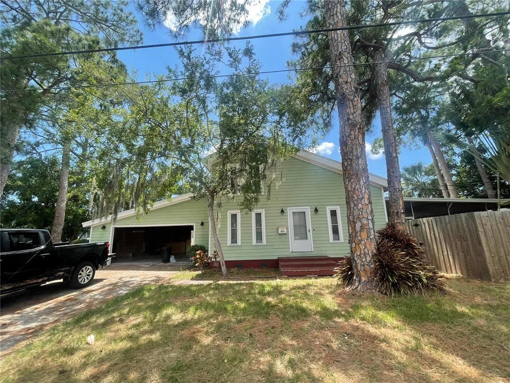 501 33RD AVENUE N ST PETERSBURG, FL 33704