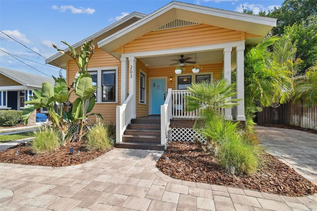 203 W FERN STREET