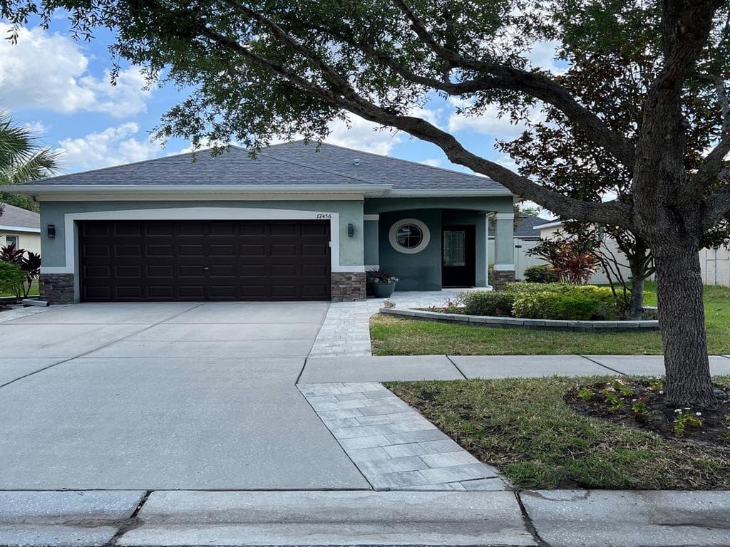 17456 NEW CROSS CIRCLE LITHIA, FL 33547
