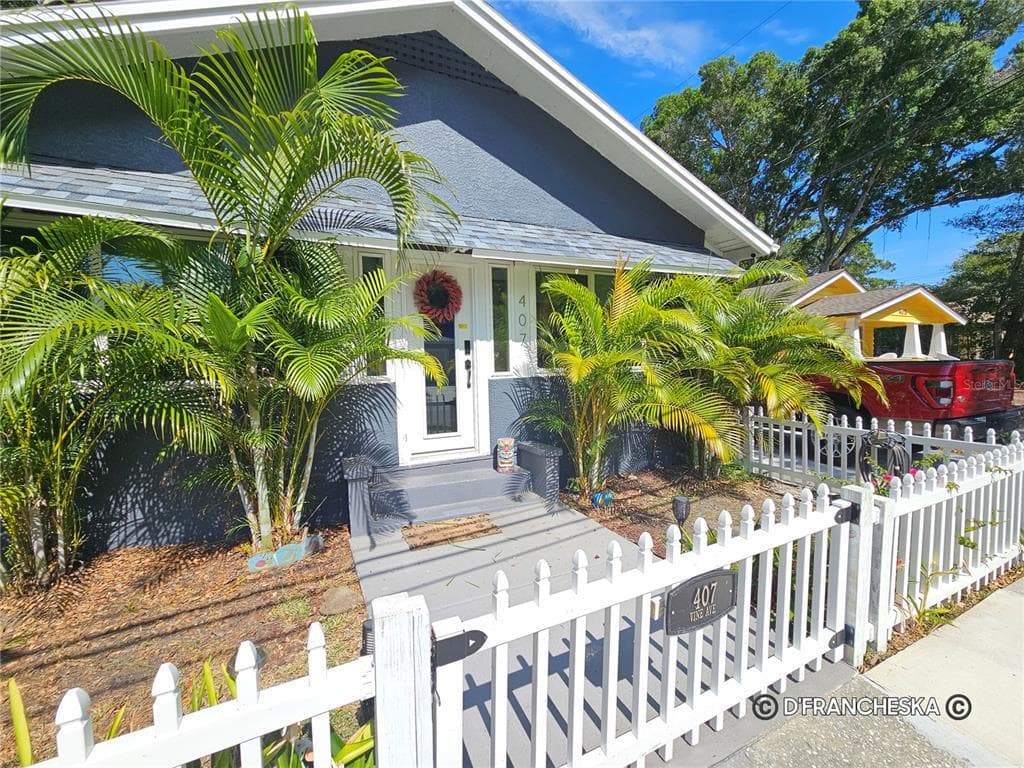 407 VINE AVENUE
