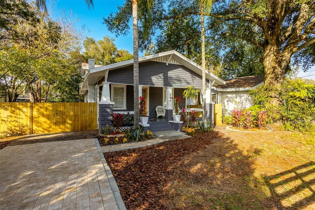 504 E HUGH STREET TAMPA, FL 33603