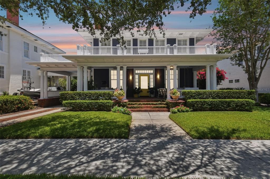 814 S DELAWARE AVENUE TAMPA, FL 33606