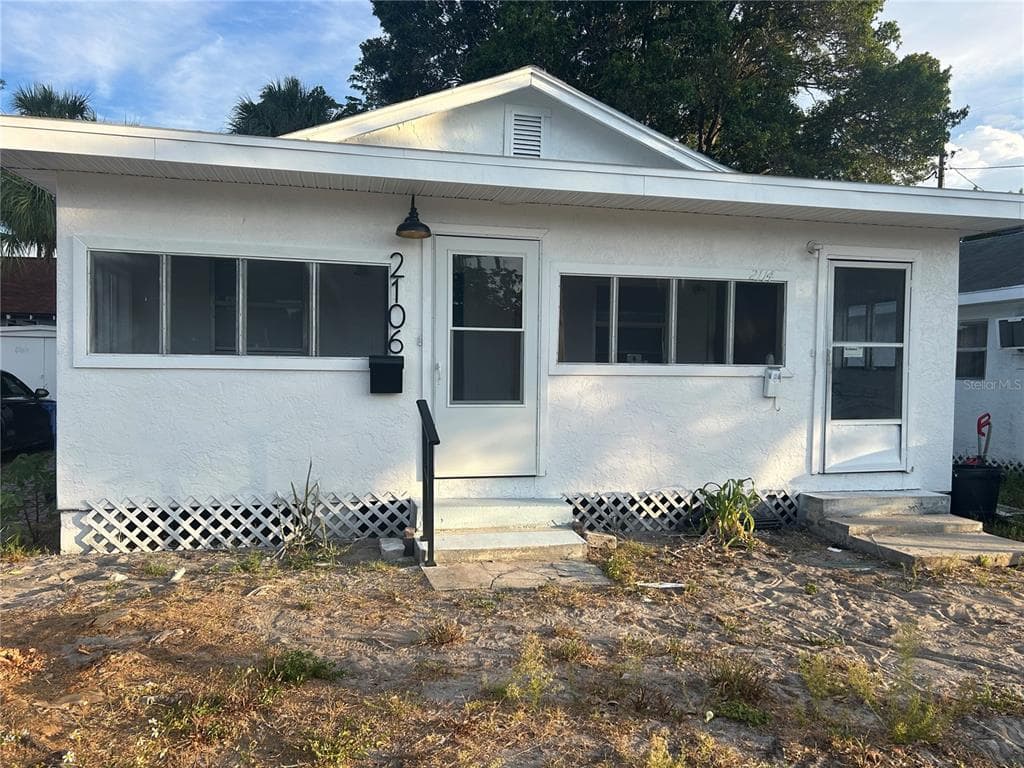 2100 9TH AVENUE S ST PETERSBURG, FL 33712