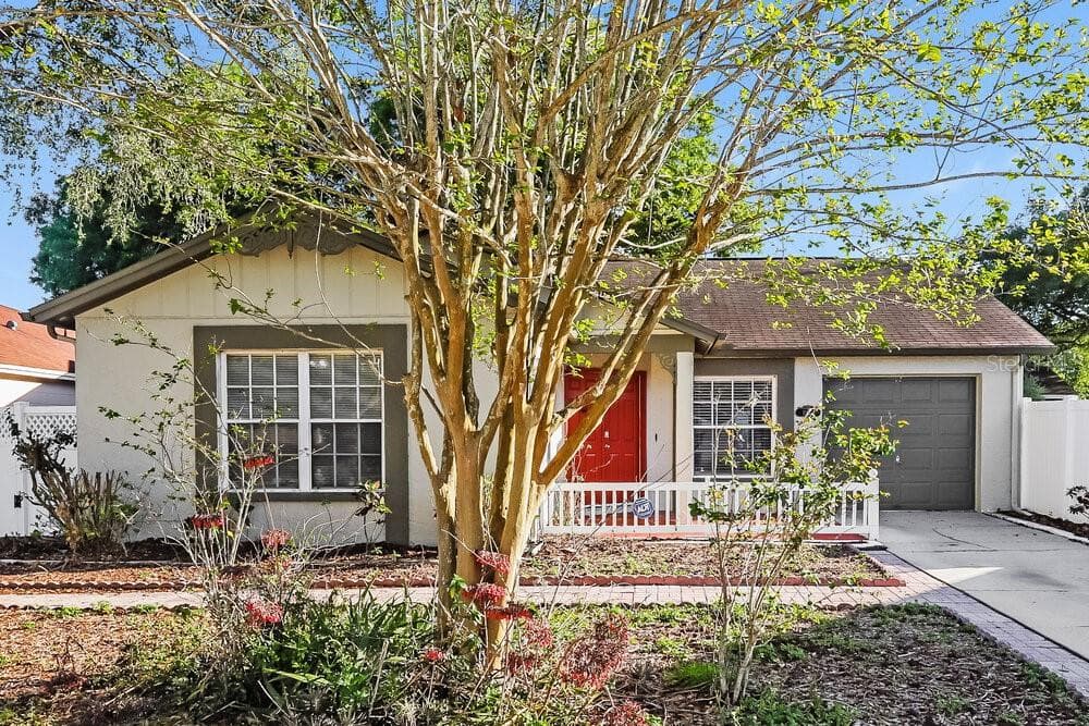 1909 CHABLIS COURT VALRICO, FL 33594