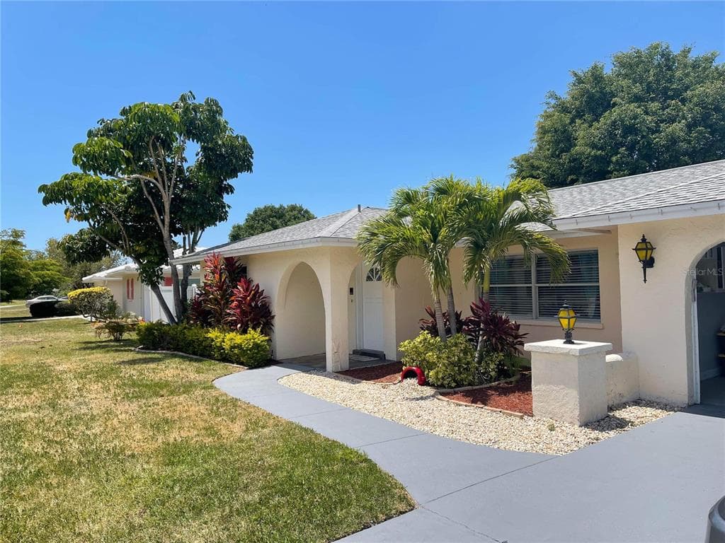 527 CHEVY CHASE DRIVE SARASOTA, FL 34243