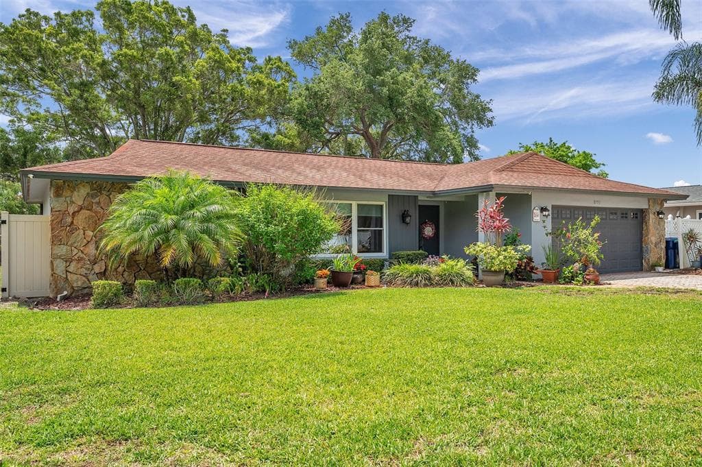 8793 MERRIMOOR BOULEVARD E SEMINOLE, FL 33777