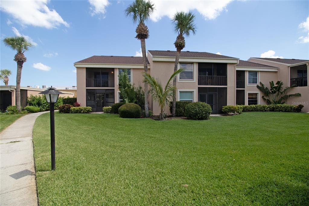6072 7TH AVENUE W BRADENTON, FL 34209