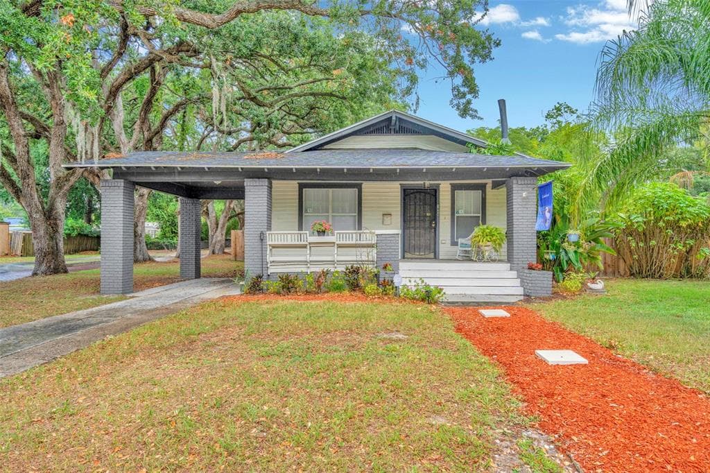 1049 DOROTHY STREET LAKELAND, FL 33815