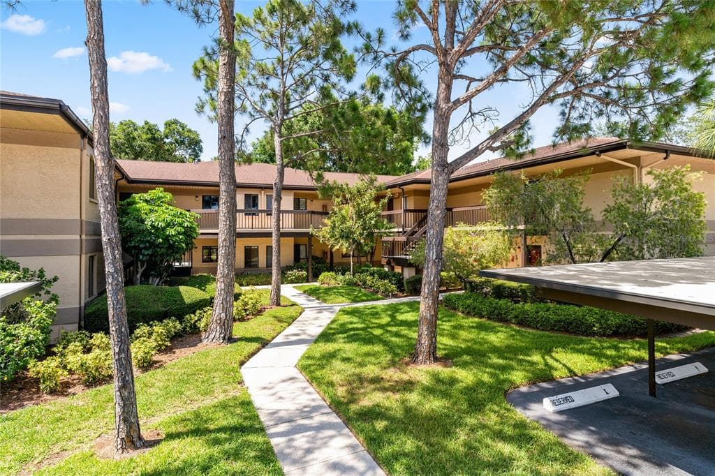2693 SABAL SPRINGS CIRCLE UNIT 103 CLEARWATER, FL 33761