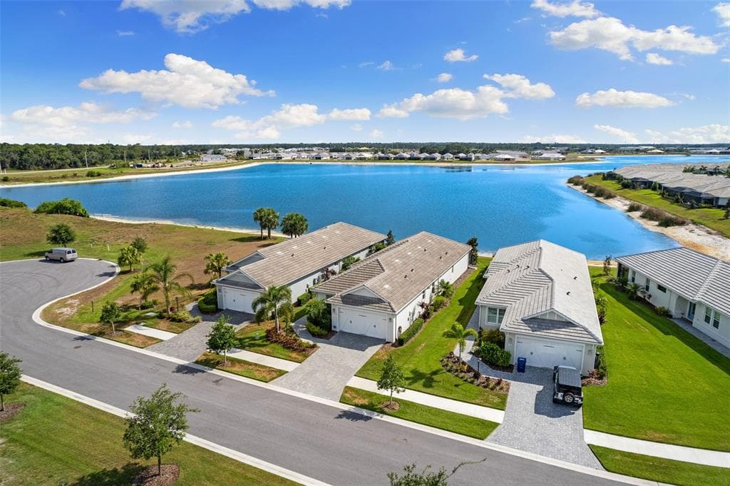 8313 LAKE IBIS WAY SARASOTA, FL 34240