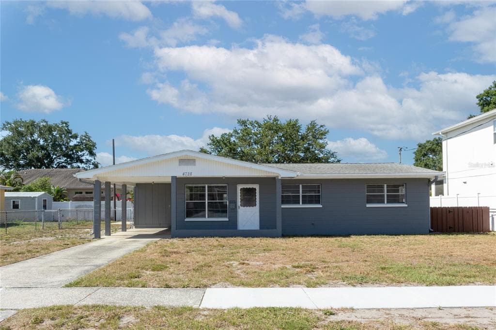 4728 W BAY AVENUE TAMPA, FL 33616