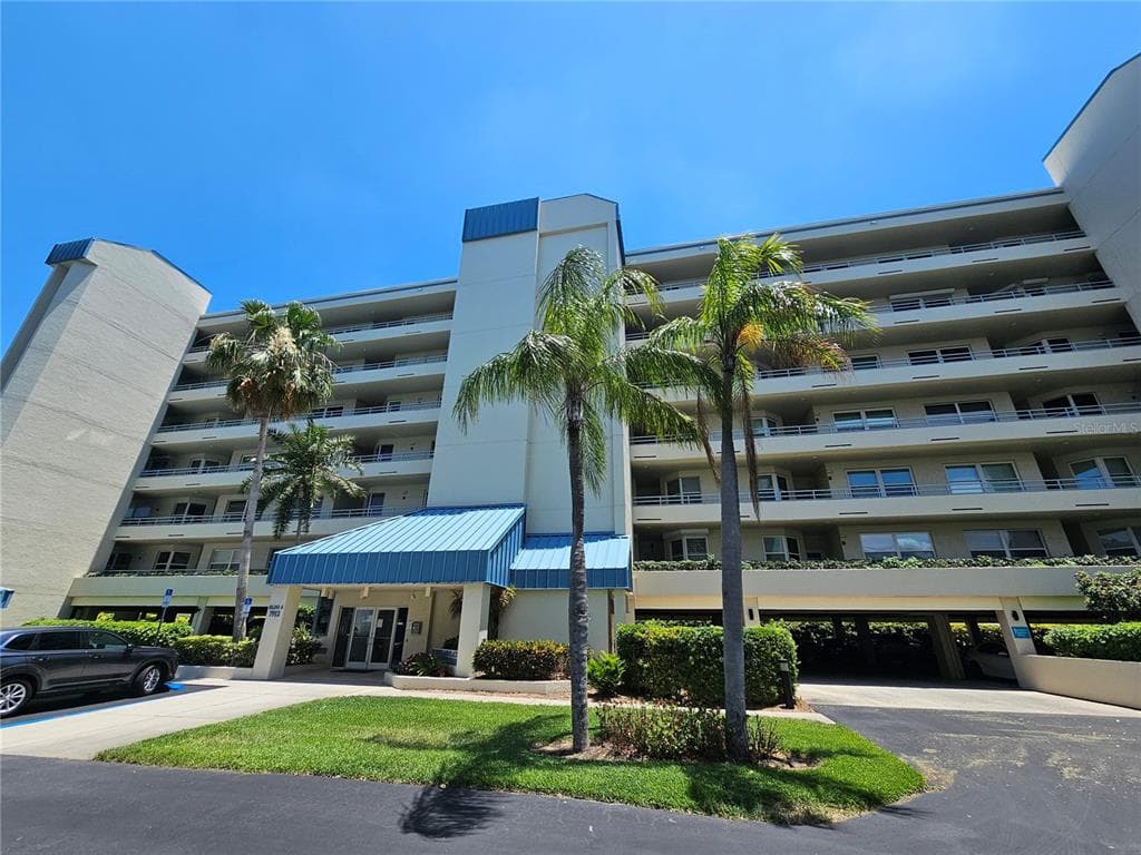 7912 SAILBOAT KEY BOULEVARD S UNIT 302 SOUTH PASADENA, FL 33707