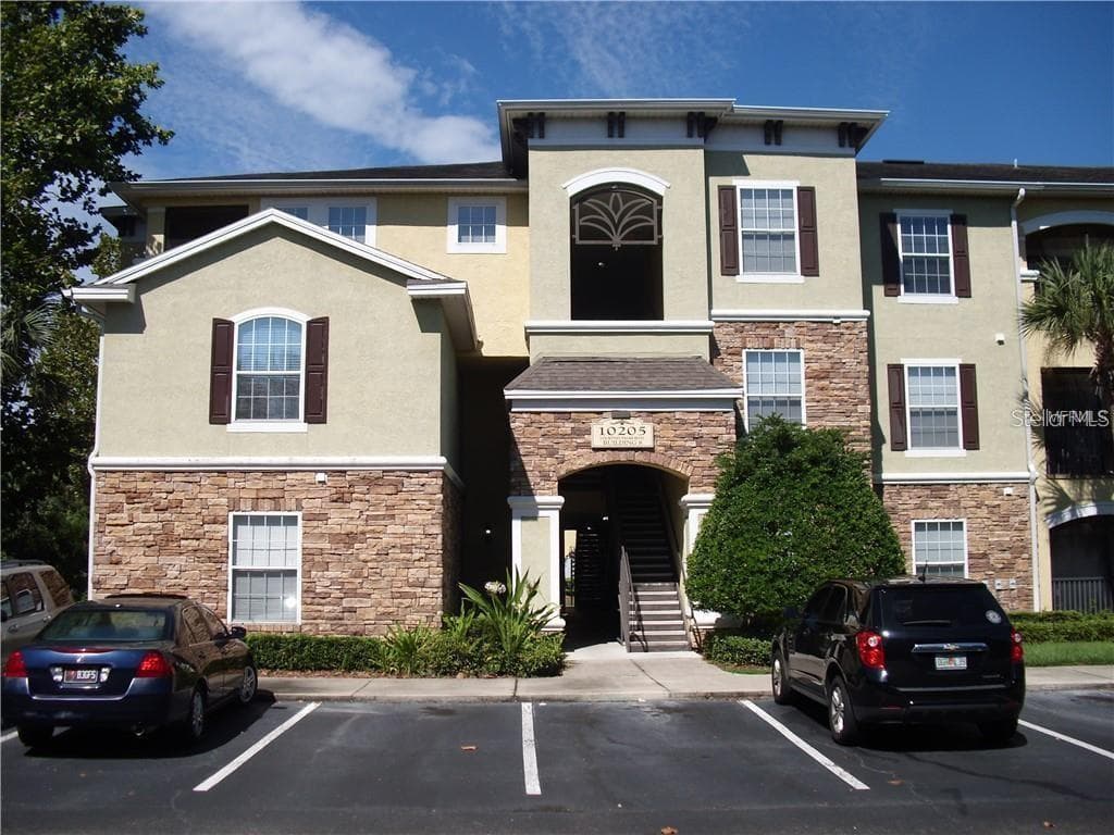 10205 COURTNEY PALMS BOULEVARD UNIT 203 TAMPA, FL 33619