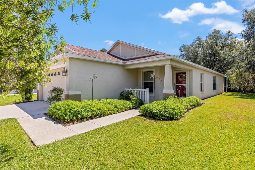4316 OLD WAVERLY COURT WESLEY CHAPEL, FL 33543