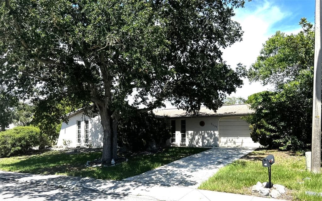 9334 LEDGESTONE LANE PORT RICHEY, FL 34668