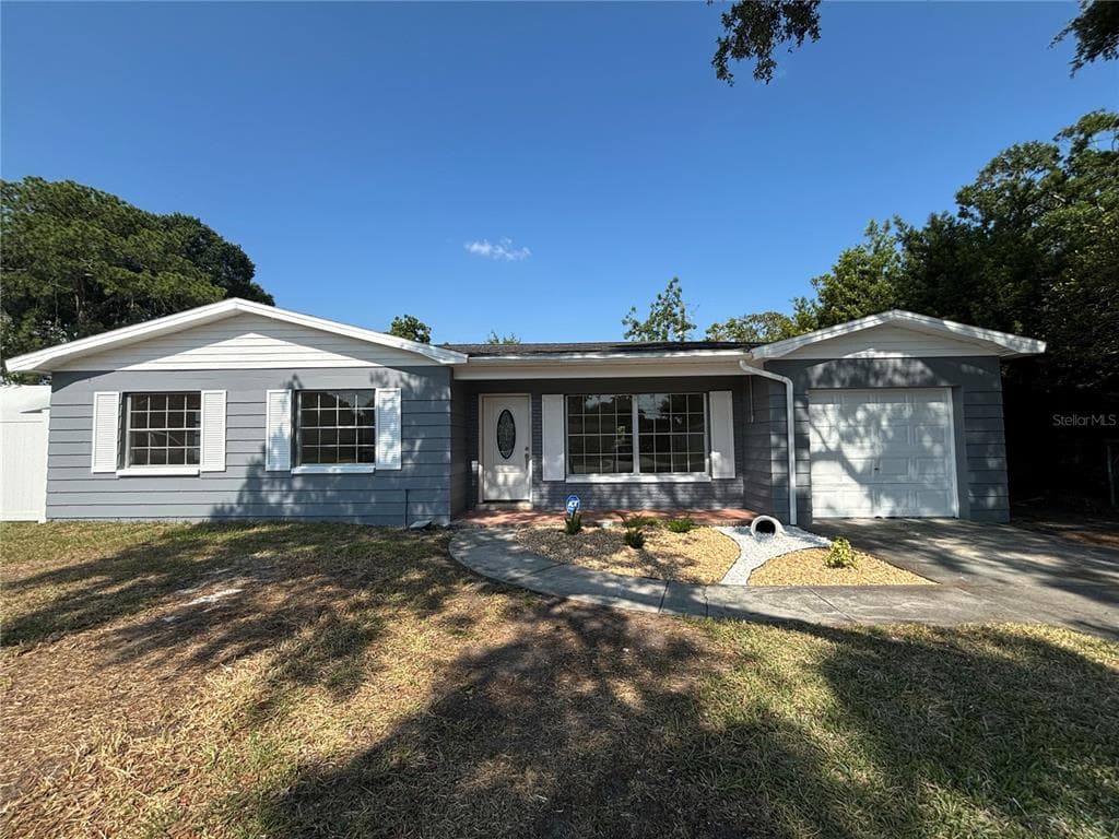 7811 N JAMAICA STREET TAMPA, FL 33614