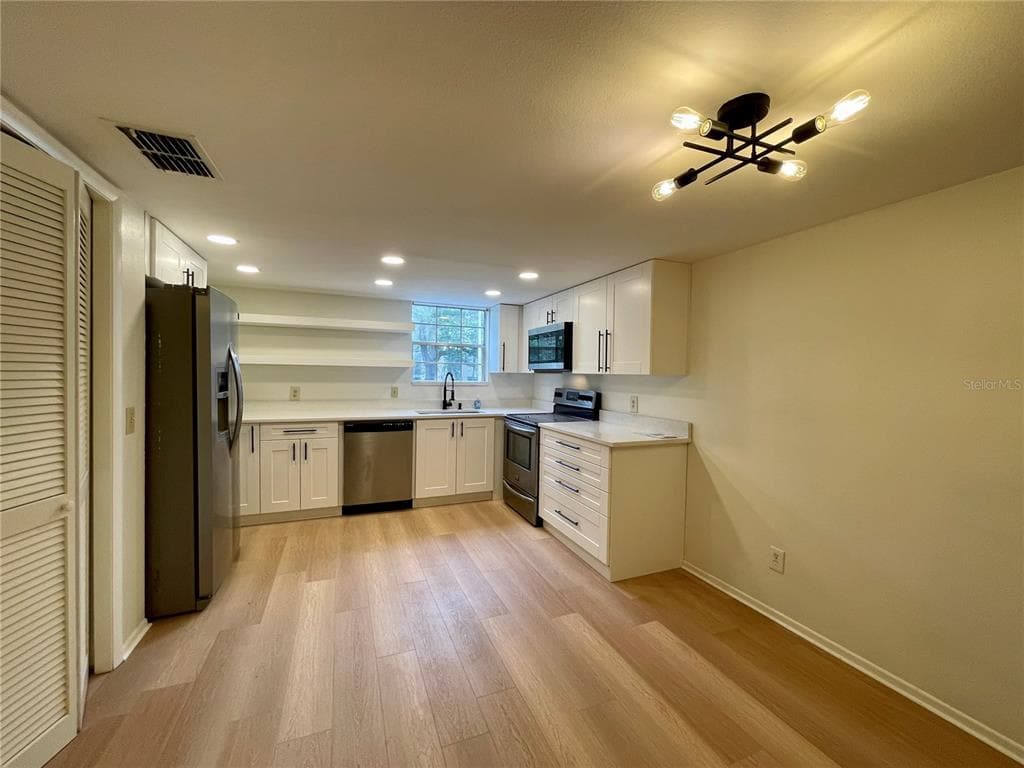 14460 REUTER STRASSE CIRCLE UNIT 717 TAMPA, FL 33613
