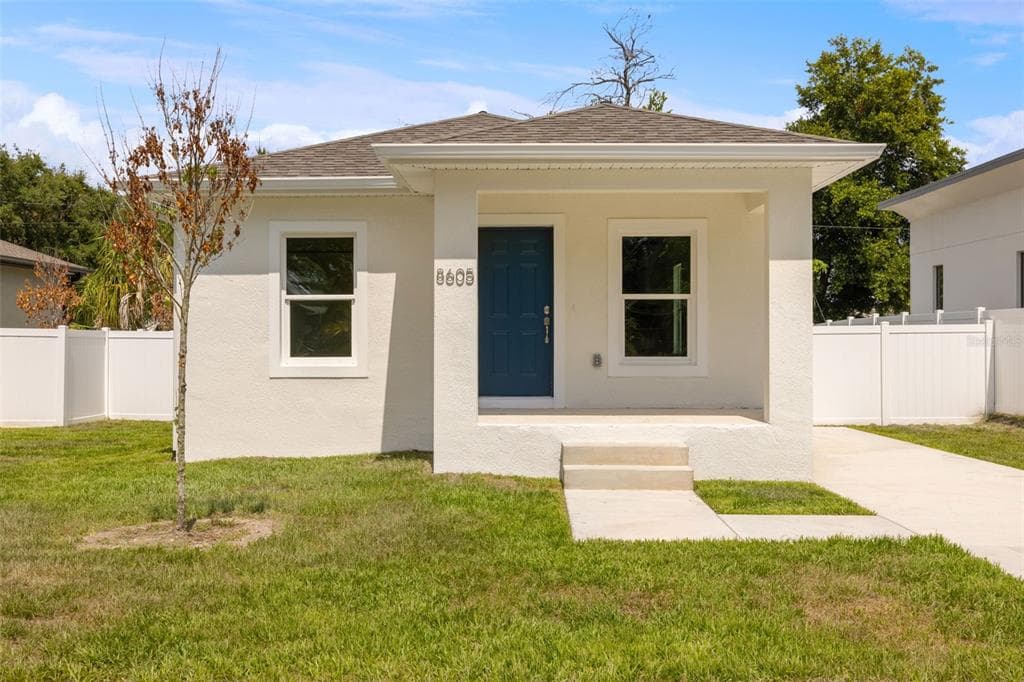 8605 N SEMINOLE AVENUE TAMPA, FL 33604