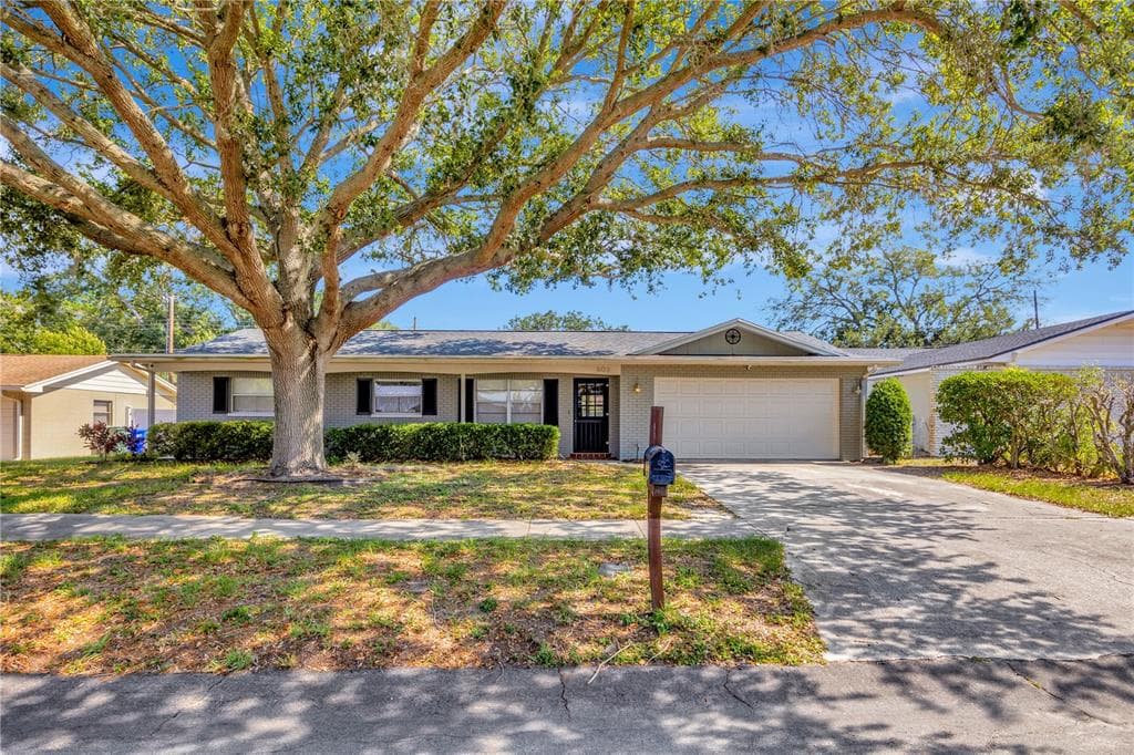 603 QUEENS LOOP N LAKELAND, FL 33803