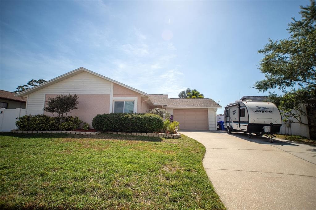 4863 BLUE JAY CIRCLE