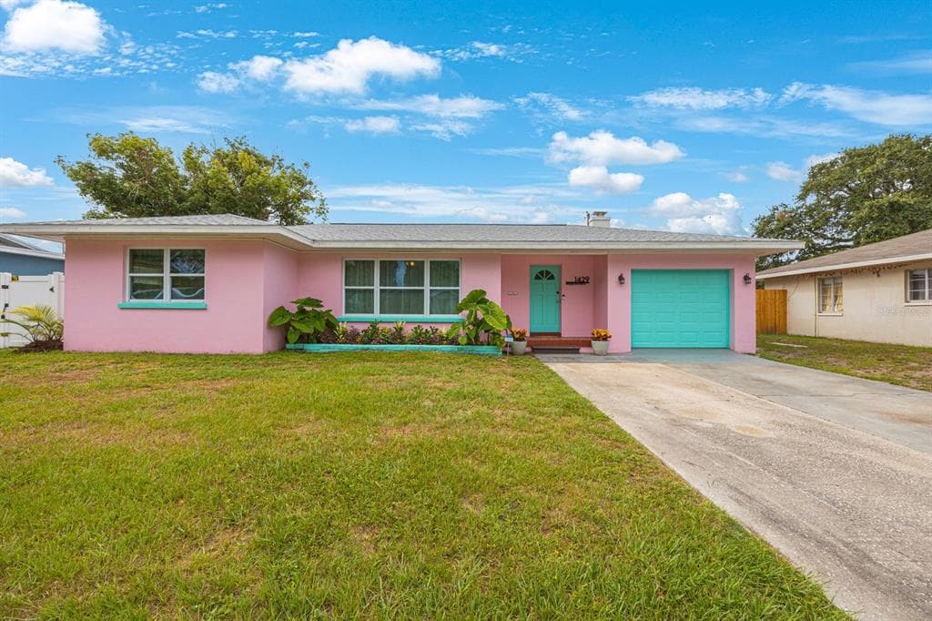 1429 PINEBROOK DRIVE CLEARWATER, FL 33755