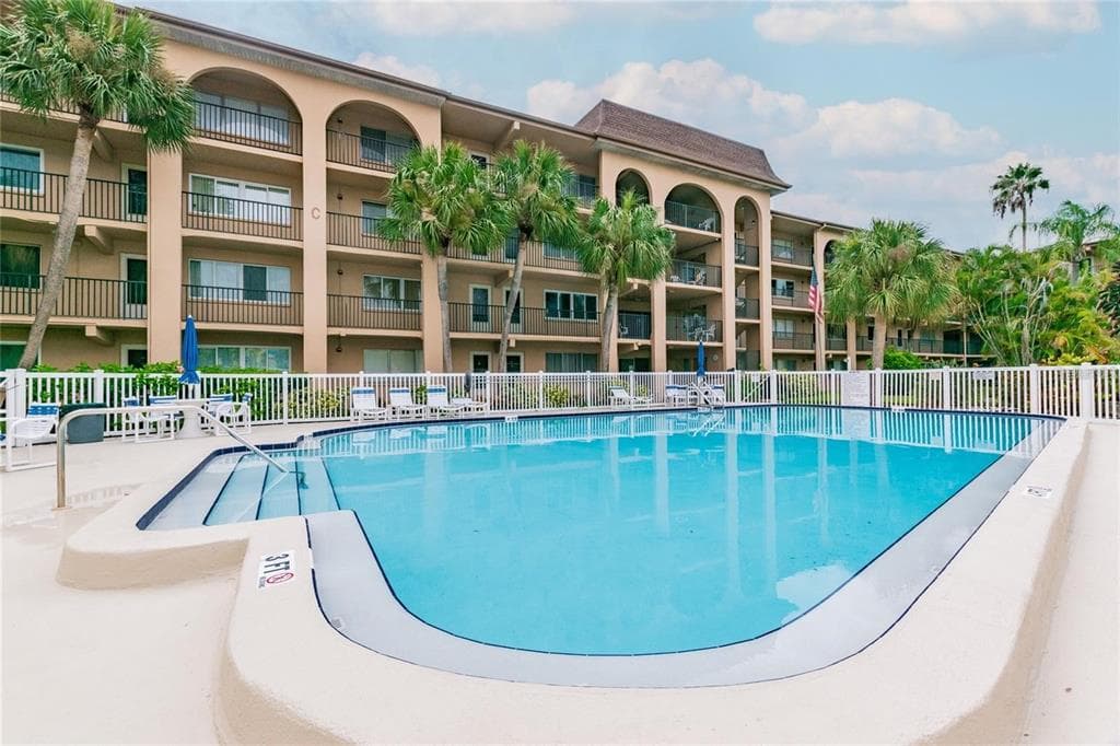 2525 W BAY DRIVE UNIT C41 BELLEAIR BLUFFS, FL 33770
