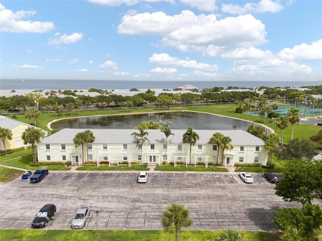 4856 SNOOK DRIVE SE UNIT E ST PETERSBURG, FL 33705