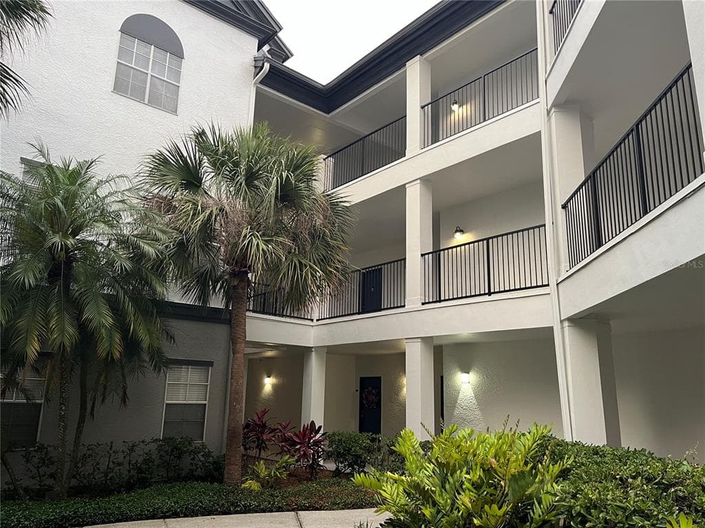 14905 ARBOR SPRINGS CIRCLE UNIT 204 TAMPA, FL 33624