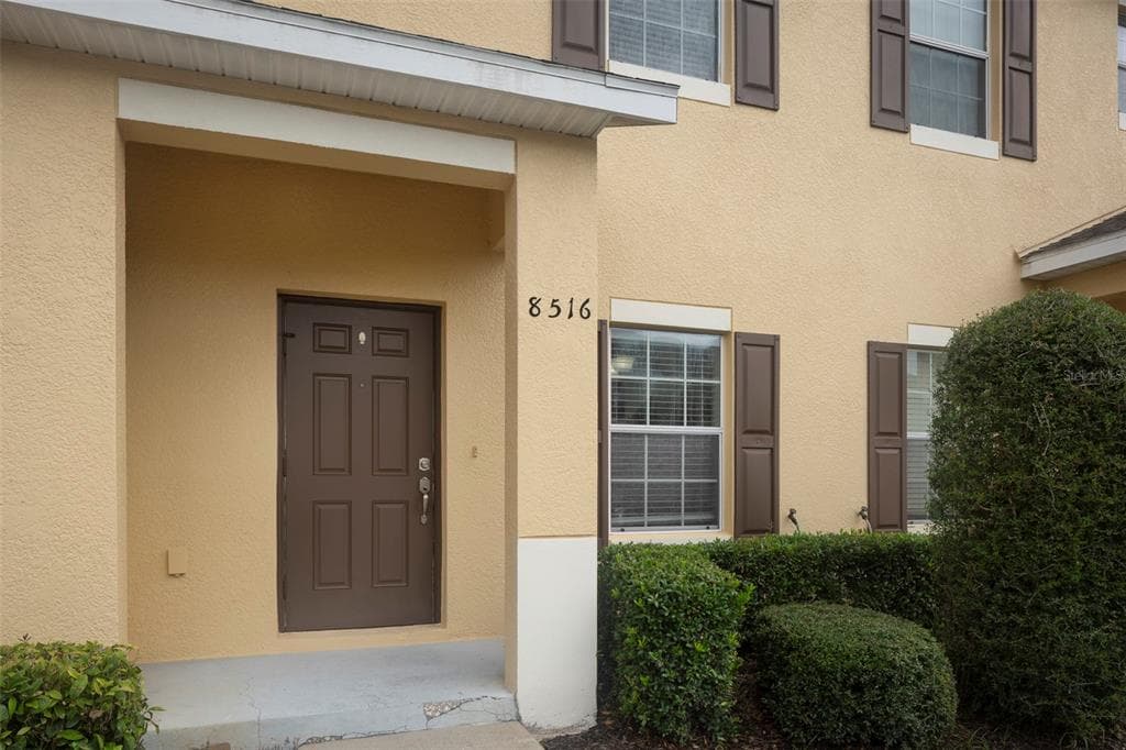 8516 GABLEBEND WAY TAMPA, FL 33647