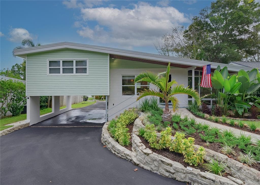 4111 DR MARTIN LUTHER KING JR STREET N ST PETERSBURG, FL 33703