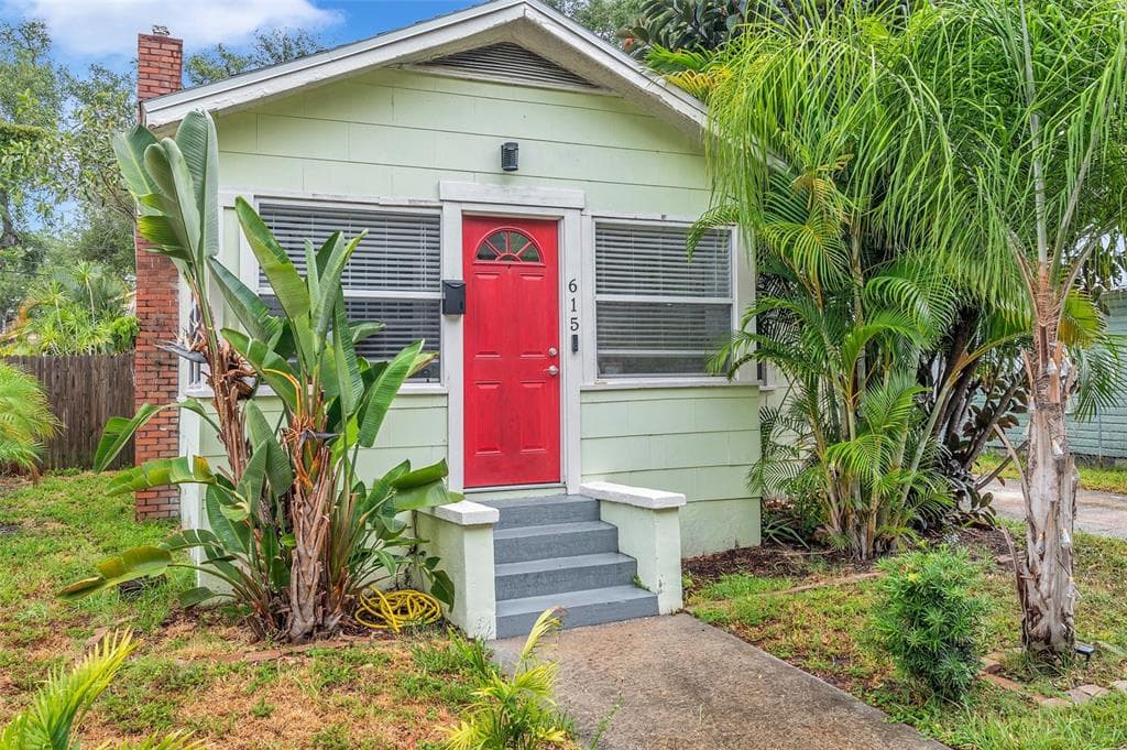 615 13TH AVENUE S ST PETERSBURG, FL 33701