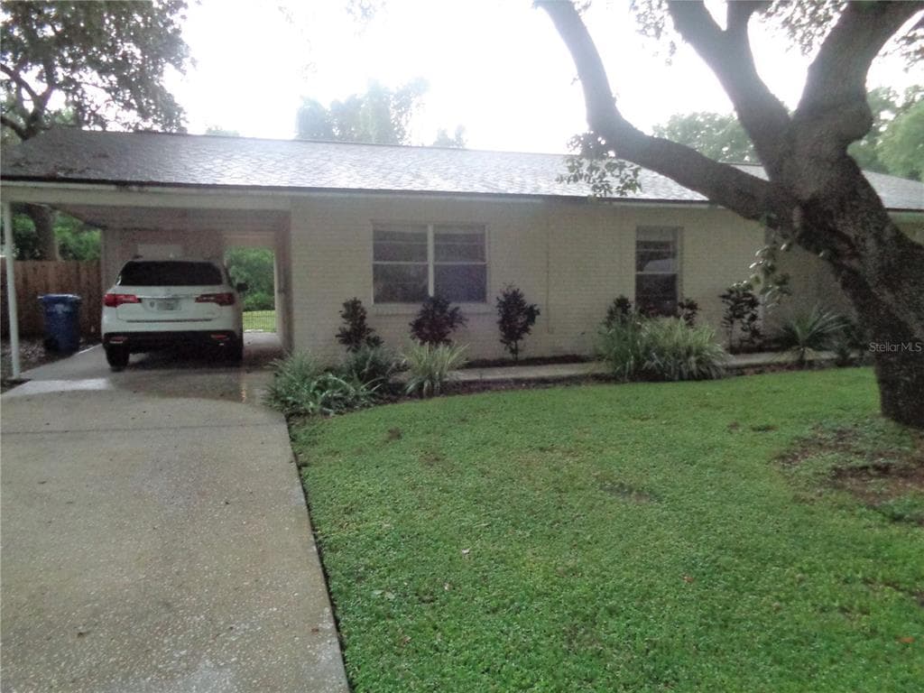 6809 MATHERS LANE UNIT B RIVERVIEW, FL 33578