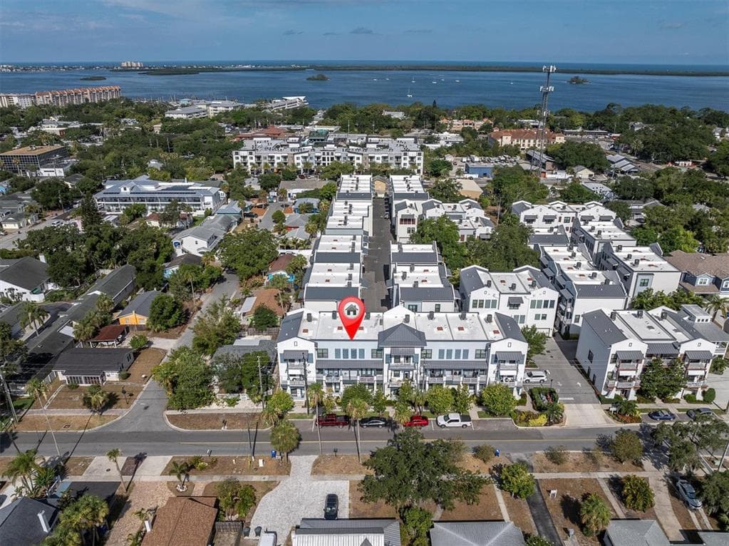 946 HIGHLAND AVENUE UNIT 8 DUNEDIN, FL 34698